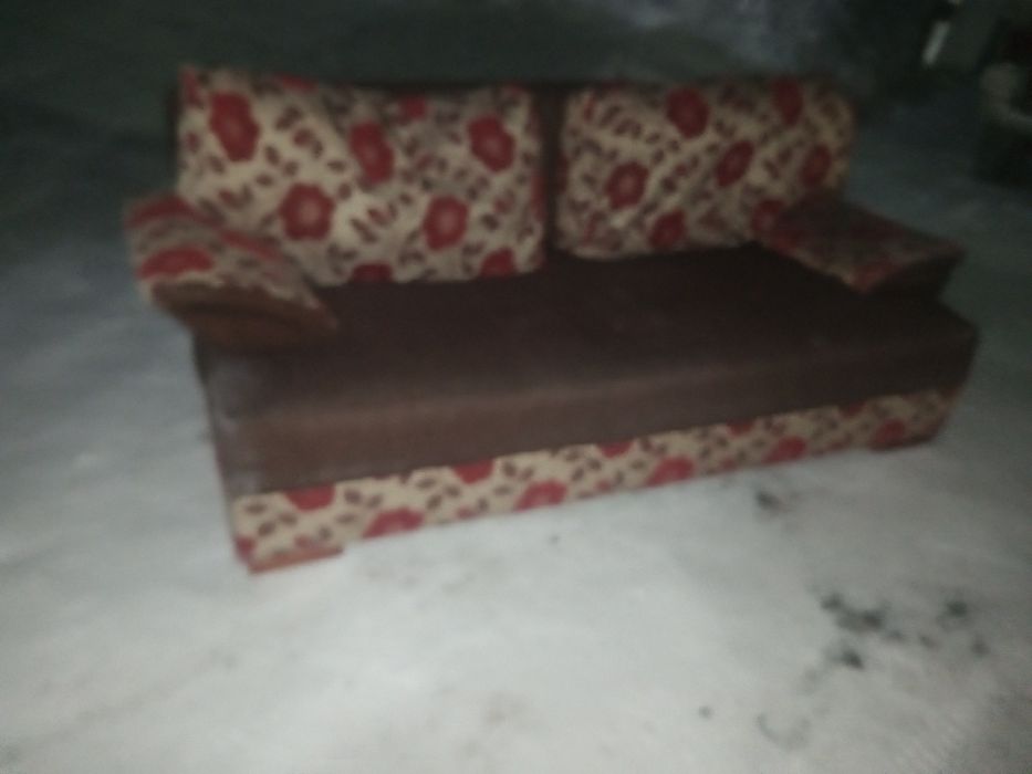 Продам диван в хорошем состоянии