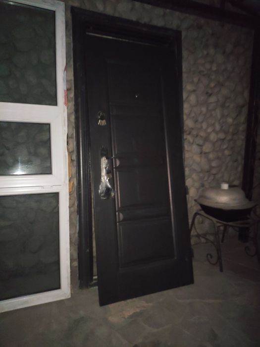 Продам металлическую дверь