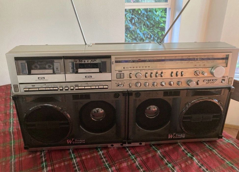 SHARP GF 777 radio casetofon