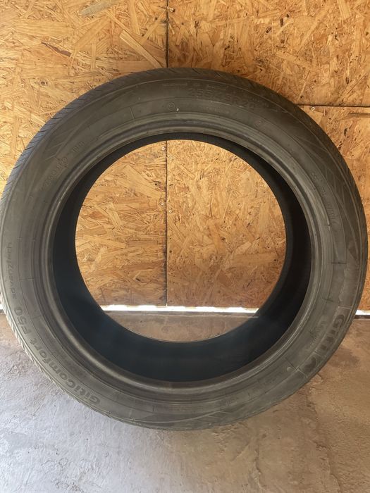 Продам резину 255*45R20