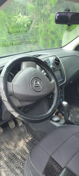 Vând Dacia Logan