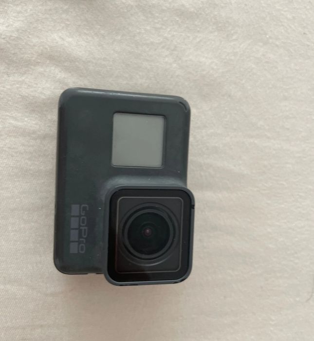 Vând GoPro hero 6 black+baterii+accesorii