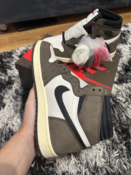 Air Jordan 1 High Travis Scott