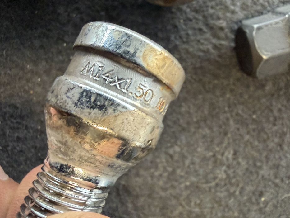 Секретни болтове-14мм-Audi,VW,Skoda,Mercedes,Volvo секрет м14 х 1.5