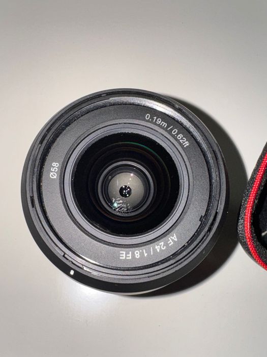 Продавам Обектив Samyang 24 mm f1.8 FE/Sony E