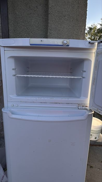 Холодильник Indesit