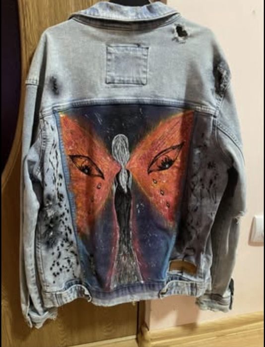 Nume piesa : Fallen Angel  Geaca de blugi pictata manual