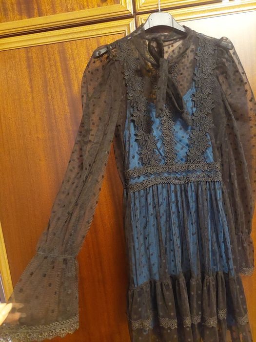 Черна рокля с дантела