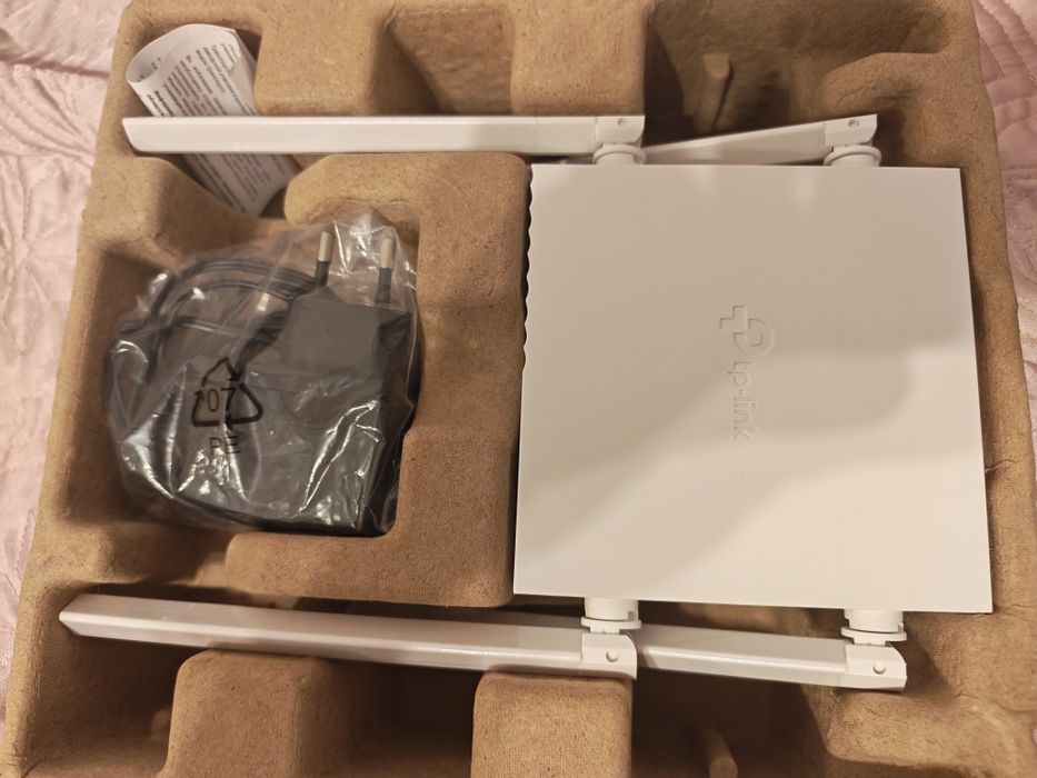 Продам Wi-Fi роутеры TP-Link Archer C24 и Netis W1 (отличное состояние