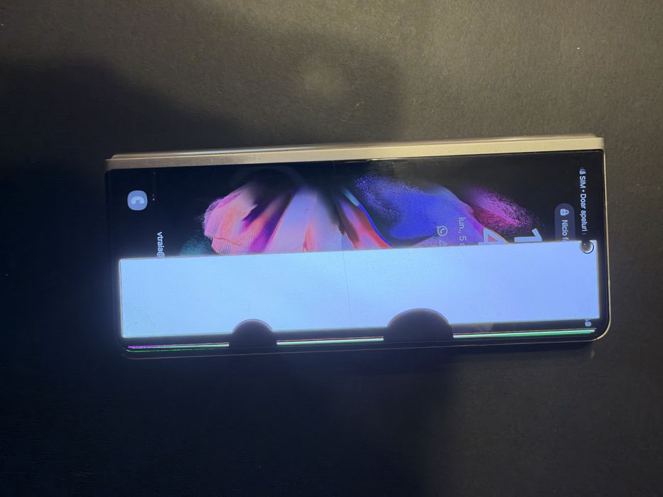 Samsung Galaxy Z Fold3 5G 256GB - defect ecran exterior