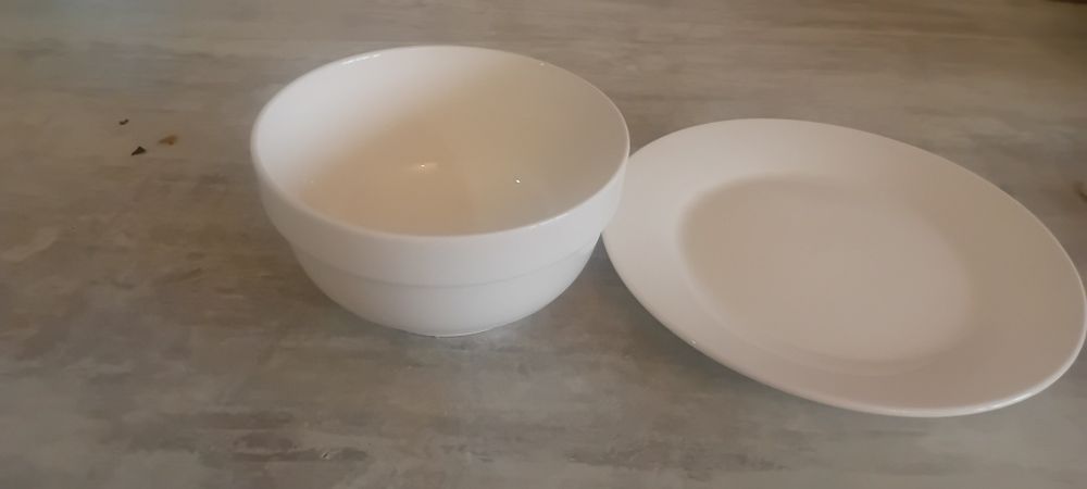 Продам  посуду кастрюли, казаны, тарелки итд итп
