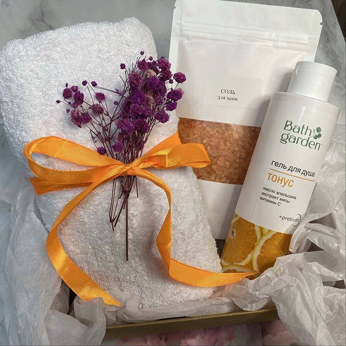 Подарки женщинам на 8 марта