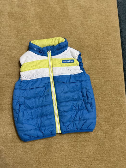 Продам жилетки на мальчика