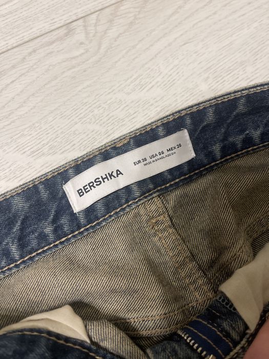 Продаются Джинсы BERSHKA