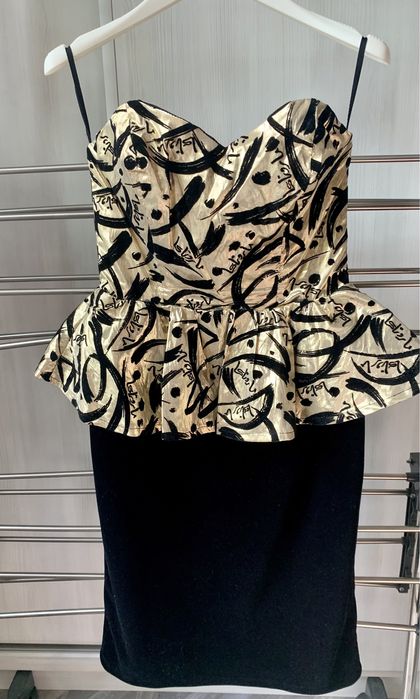 Цената е за 4бр Нови, официални дизайнерски рокли на едро