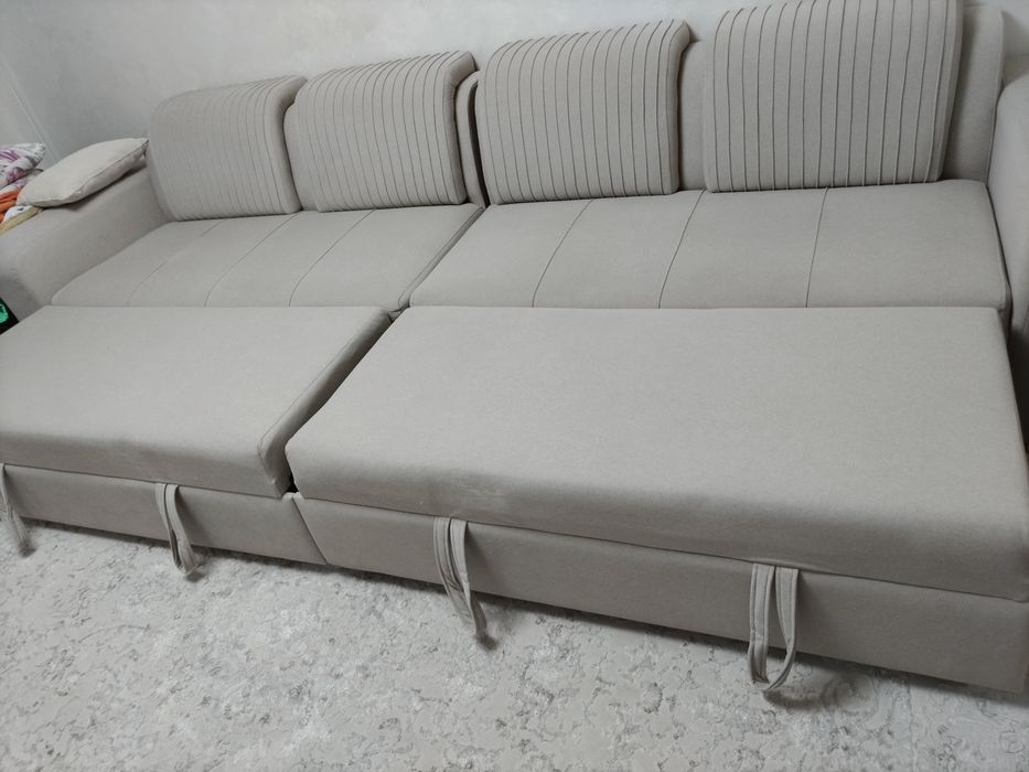 Продам Диван размер 3.5 метра