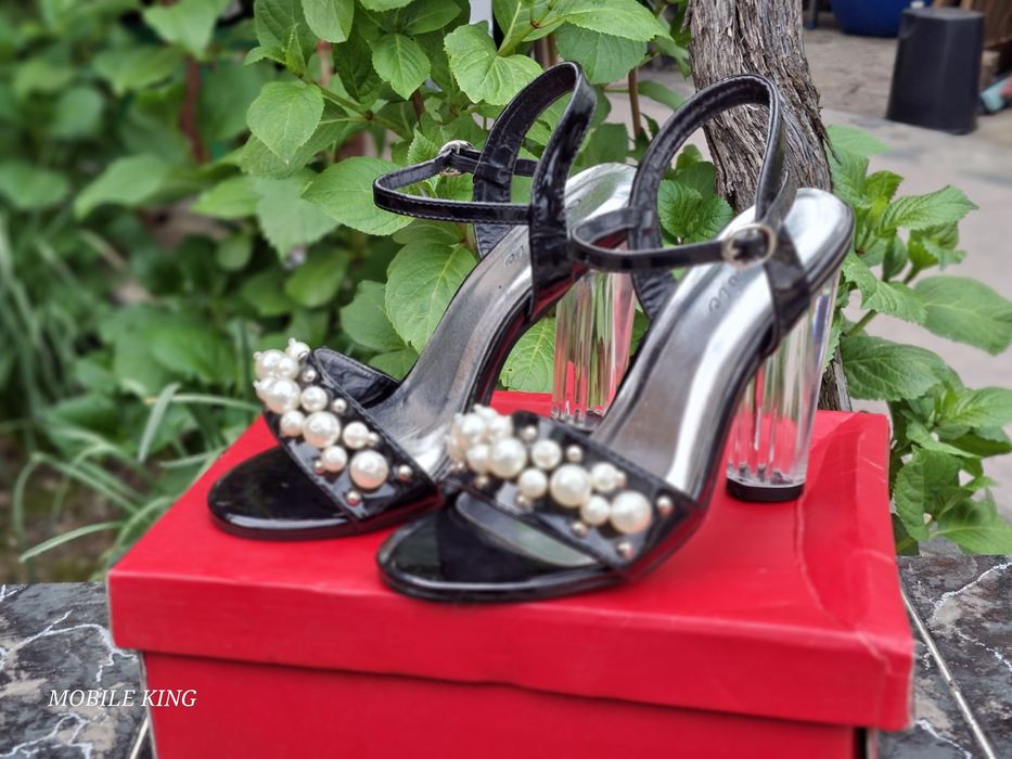 Нови Елегантни черни сандали с перли и прозрачен ток