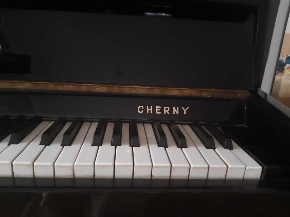 Класическо пиано Cherny