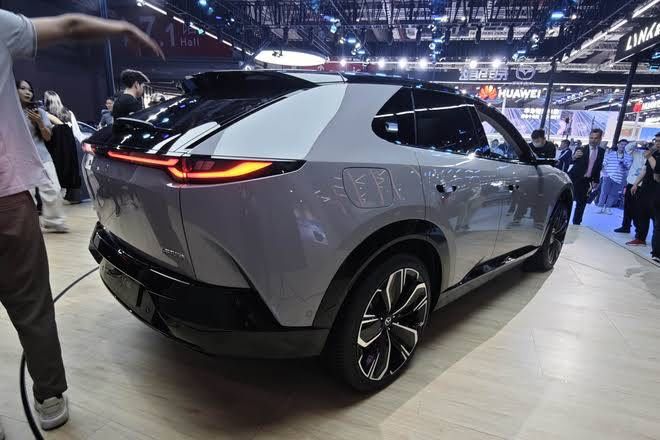 MAZDA EZ60 Yengi model