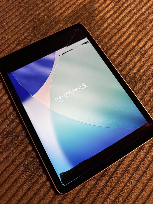 Apple iPad Air 5 (2022) 256GB Wi-Fi – M1 – за ремонт/смяна на дисплей