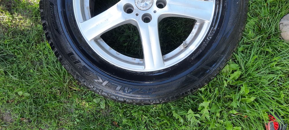 Vând cauciucuri Falken 225/65/R17 iarna