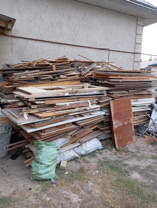 Утин сотилади курук тахталар келишилган нархларда