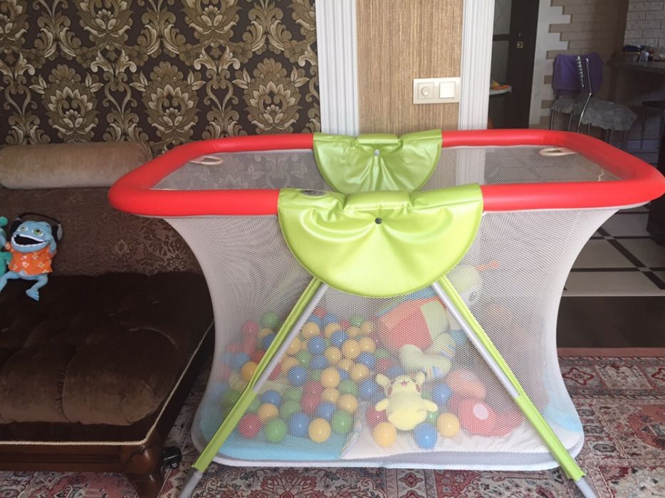 Продам манеж игральный