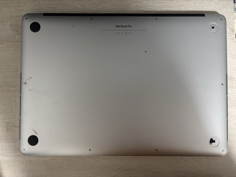 Macbook pro 2015 16/256gb srochno
