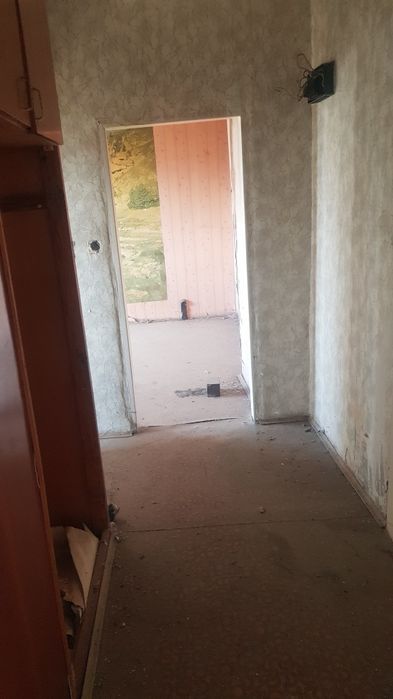 Продава се Тристаен апартамент в Бобов дол - 65 кв.м за 94 €/кв.м - Снимка #3