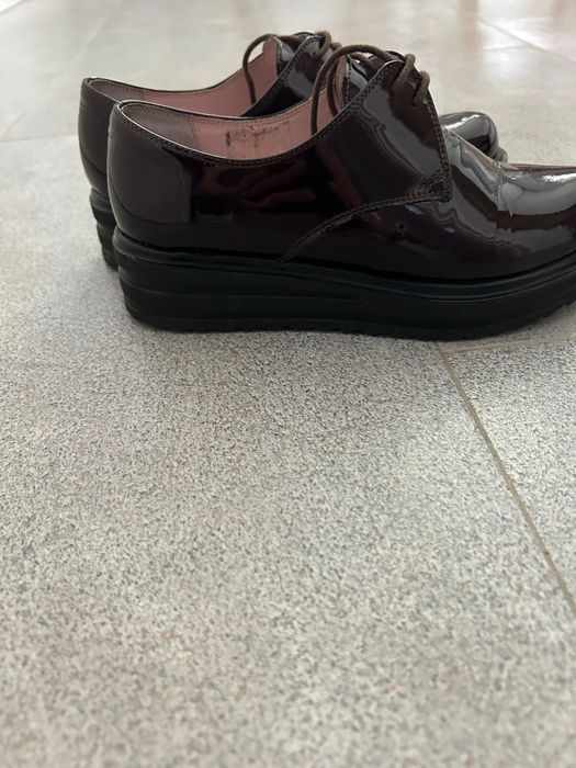 Pantofi, piele lăcuită , culoare vișiniu