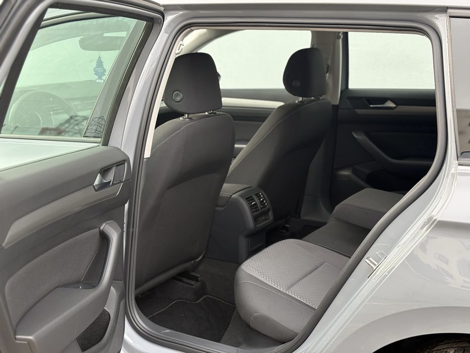 Volkswagen Passat 2.0-150 Cp/Lane Assist/Camera spate/Sign Assit/Navi