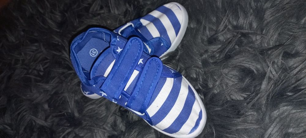 Teniși mărimi de la 30 la 35