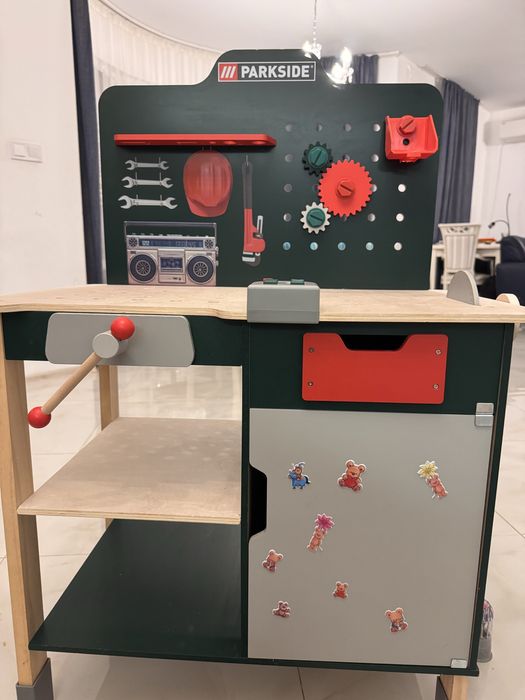 Детска работна маса