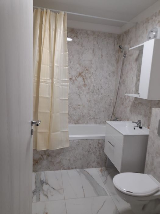Inchiriez apartament