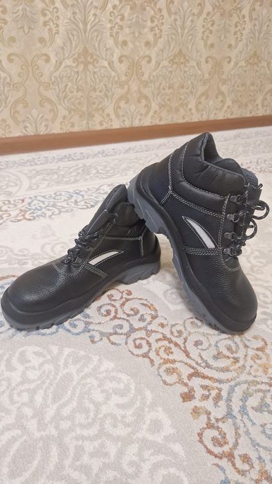 Спец ботинка . размер 42
