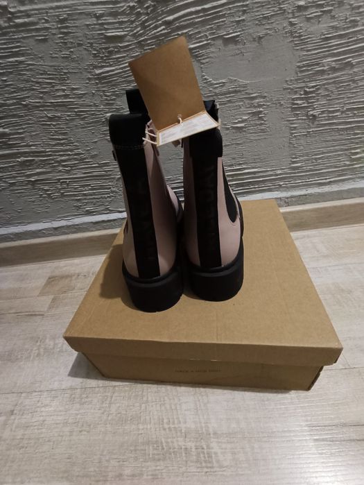 Боти бледо/розови 37