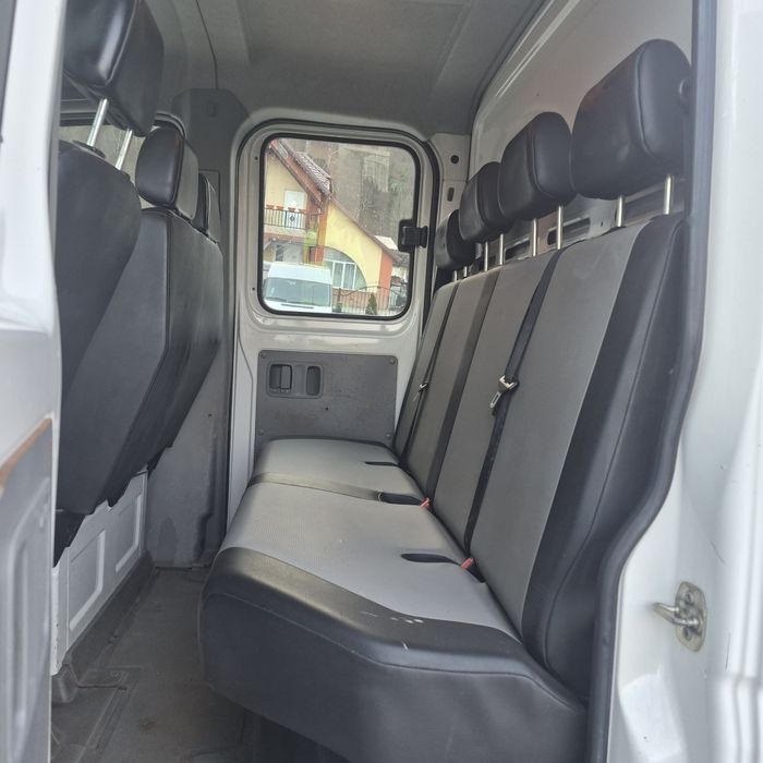 Vand vw crafter 2.0 tdi 6+1 trepte  7 locuri.140 cp.top