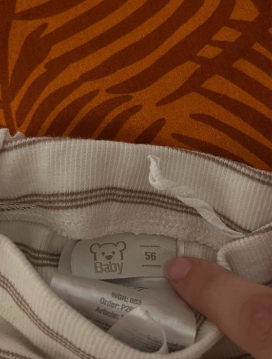 Pantalonași unisex, mărimea 56.Din Kik.