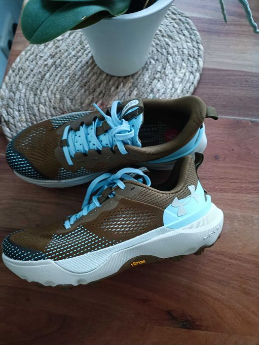 Маратонки under armour