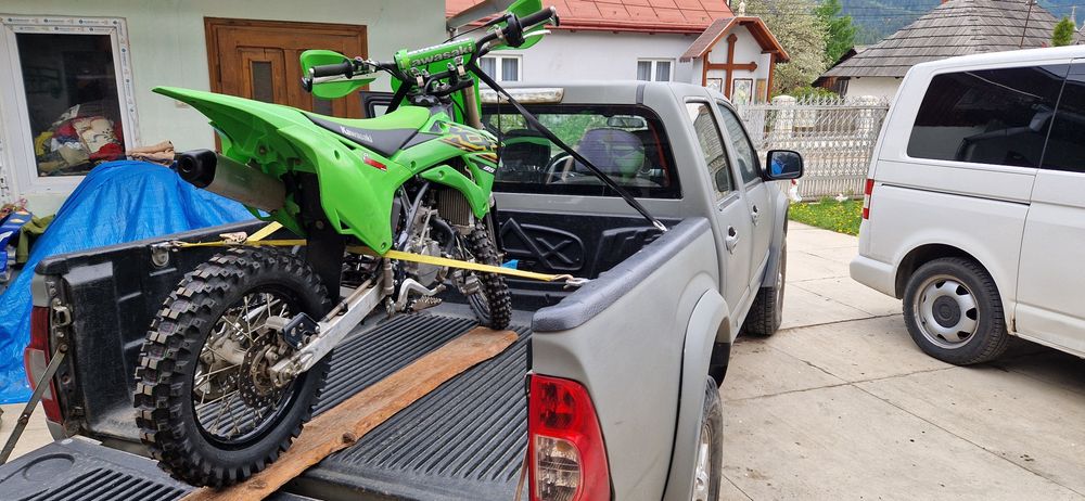 Vând motocicleta copii kawasaki kx85 suzuki ktm yamaha gasgas husqvarna beta cross enduro kx 85 ofrroad  impecabilă nu necesită investiții  roți 17 14