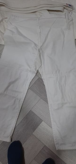 Продам кимоно для взрослого.