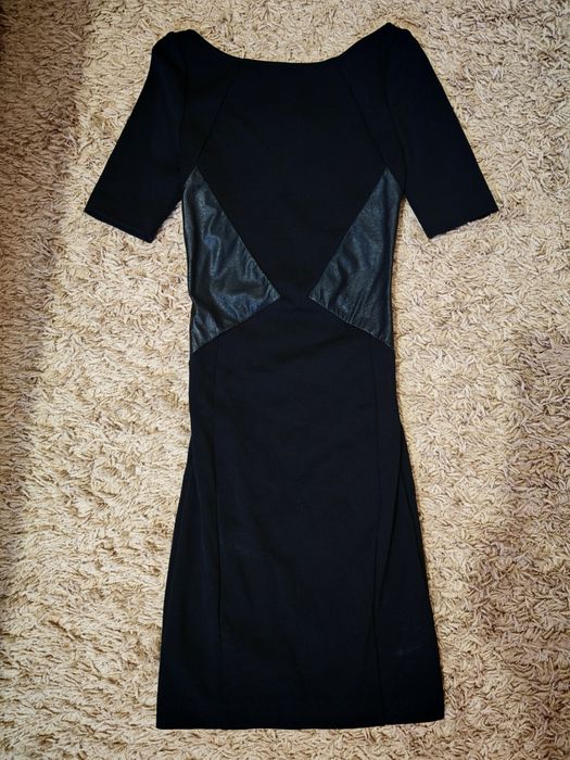 Черна рокля GUESS Marciano