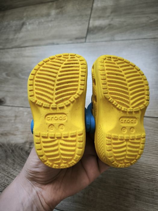 Crocs Minions - C4