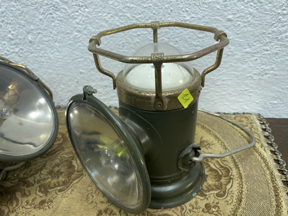 Влакови фенери Френски железопътни фенери произведени за армейски цели