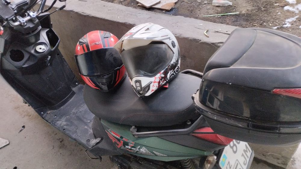 Мопед каскадымен бірге срочна