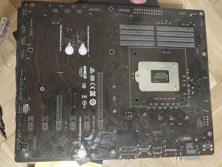 Intel Core i7 9700K + MSI Z390-A Pro