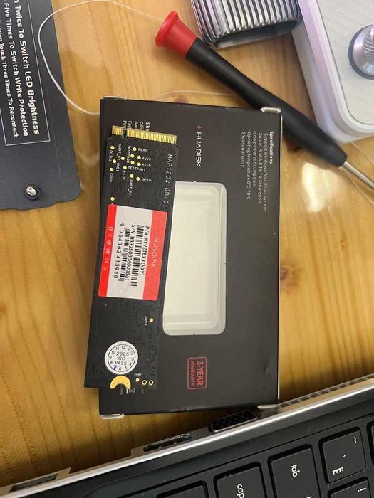 SSD‑накопитель M.2 NVMe PCI‑E 3.0, объём 512 ГБ.