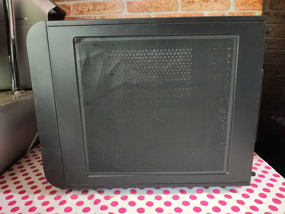 Carcasa PC Thermaltake Core V21 Cube.
