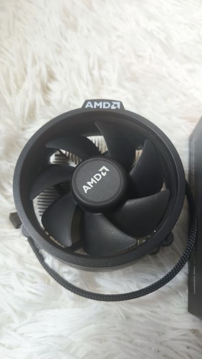 Procesor AMD Ryzen 3 2200G, Radeon Vega Graphics, Socket AM4