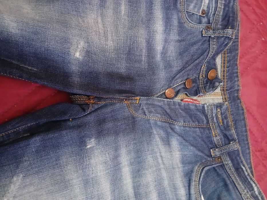 Продавам много запазени дънки и панталони  DSQUARED.  Scotch Soda.